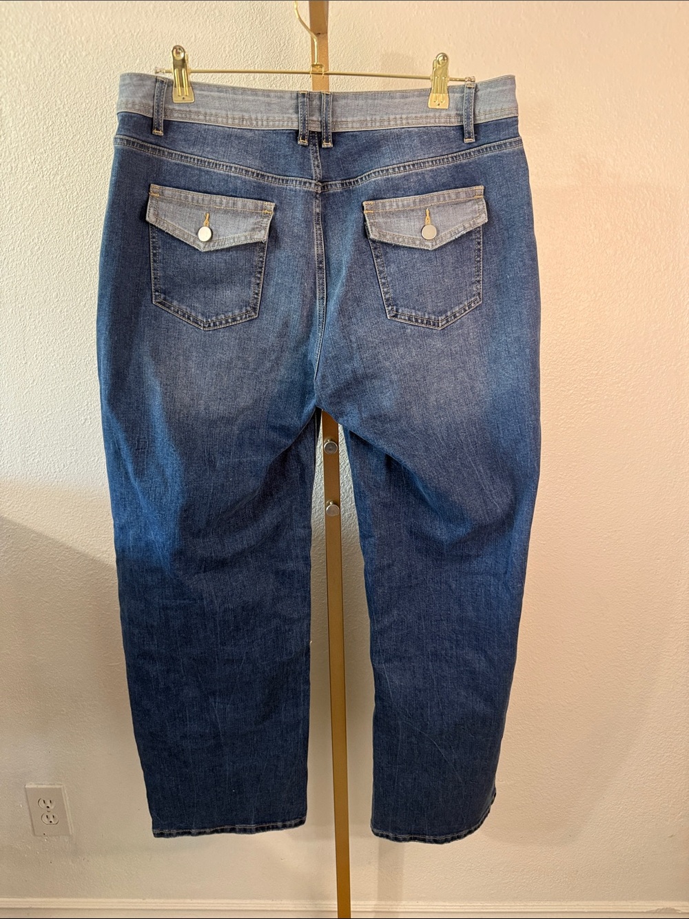 Flamingals- Denim Women's Straight Leg Jeans in Medium Blue Wash- XL- NWOT - Picture 4 of 6